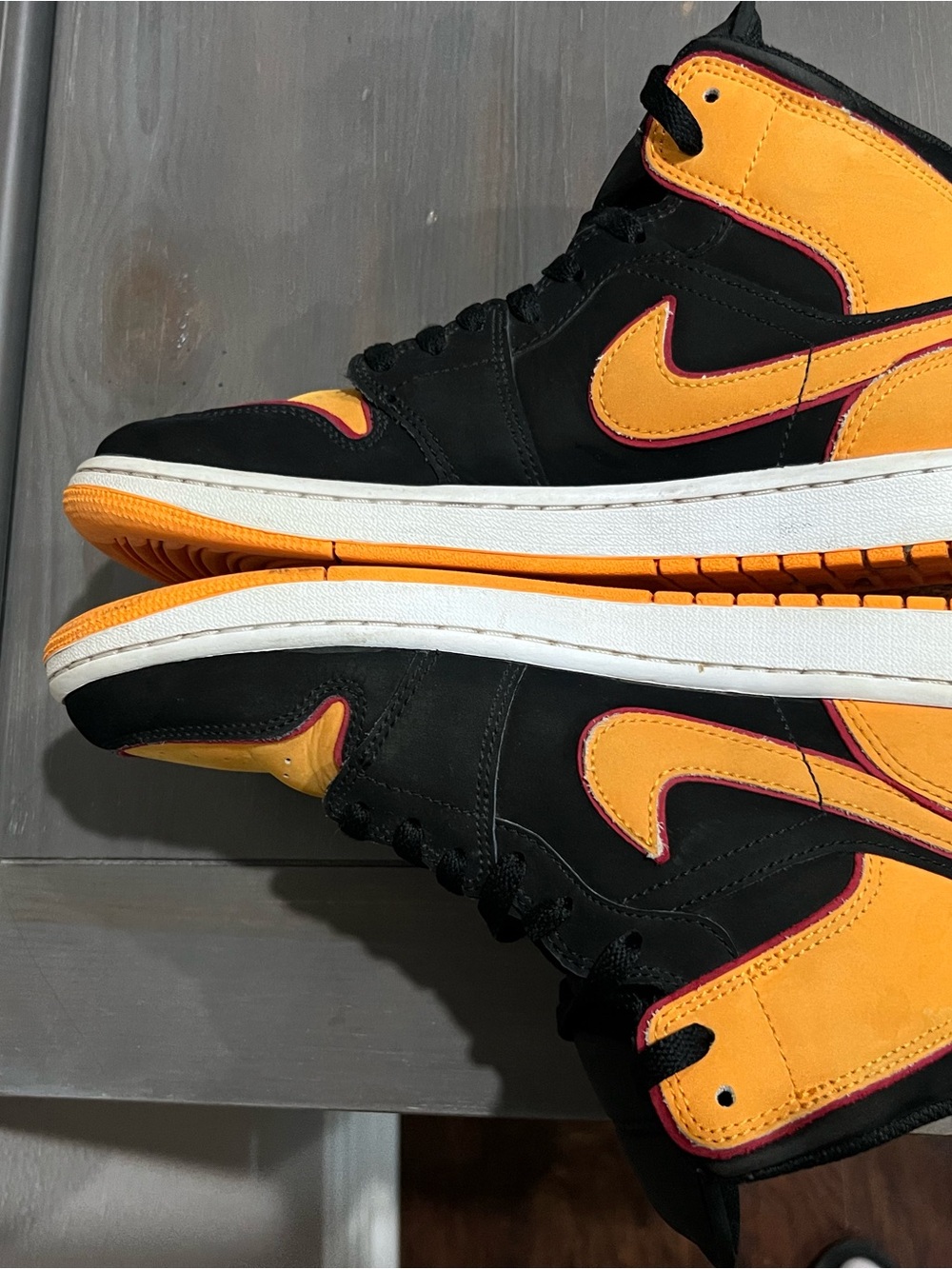 Nike Air Jordan 1 Mid SE Men's High-Top Sneakers in Black and Vivid Orange - Picture 6 of 8
